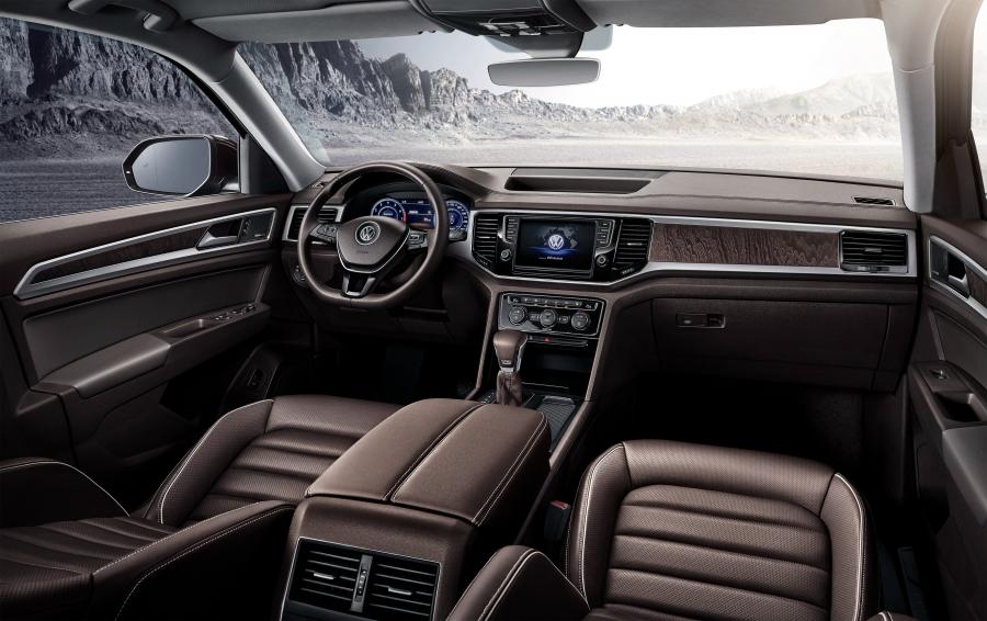 Интерьер Volkswagen Teramont 2017 года  (CN) (фото 8 из 40)